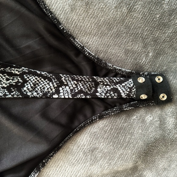 Fashion Nova- Strappy Snakeskin print bodysuit - Picture 6 of 10